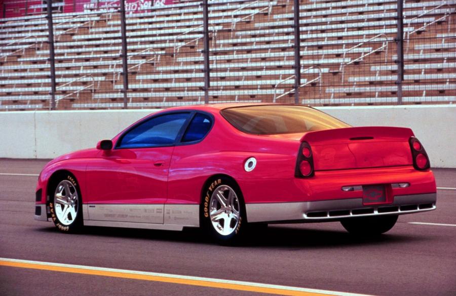  Chevrolet Intimidator Concept 2003 года  (фото 2 из 3)